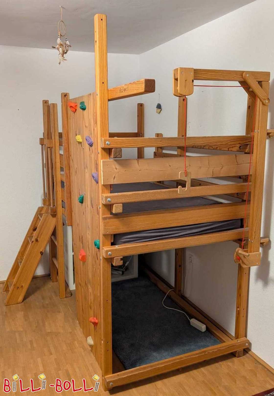 Letto a soppalco che cresce con il bambino, con parete da arrampicata e gru gioco, in pino oliato (Categoria: Letto a soppalco trasformabile di seconda mano)