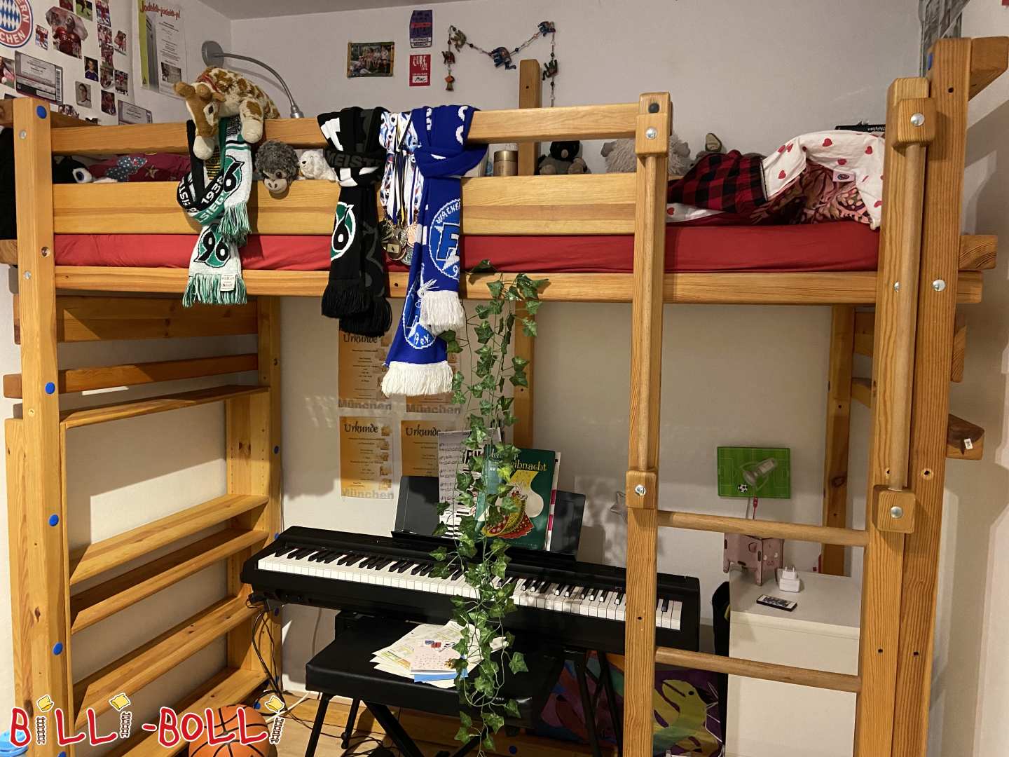 Auganti palėpės lova su dviaukšte temine lenta aliejuje vaškuotoje pušyje (Kategorija: Palėpės lova auga kartu su vaiku used)
