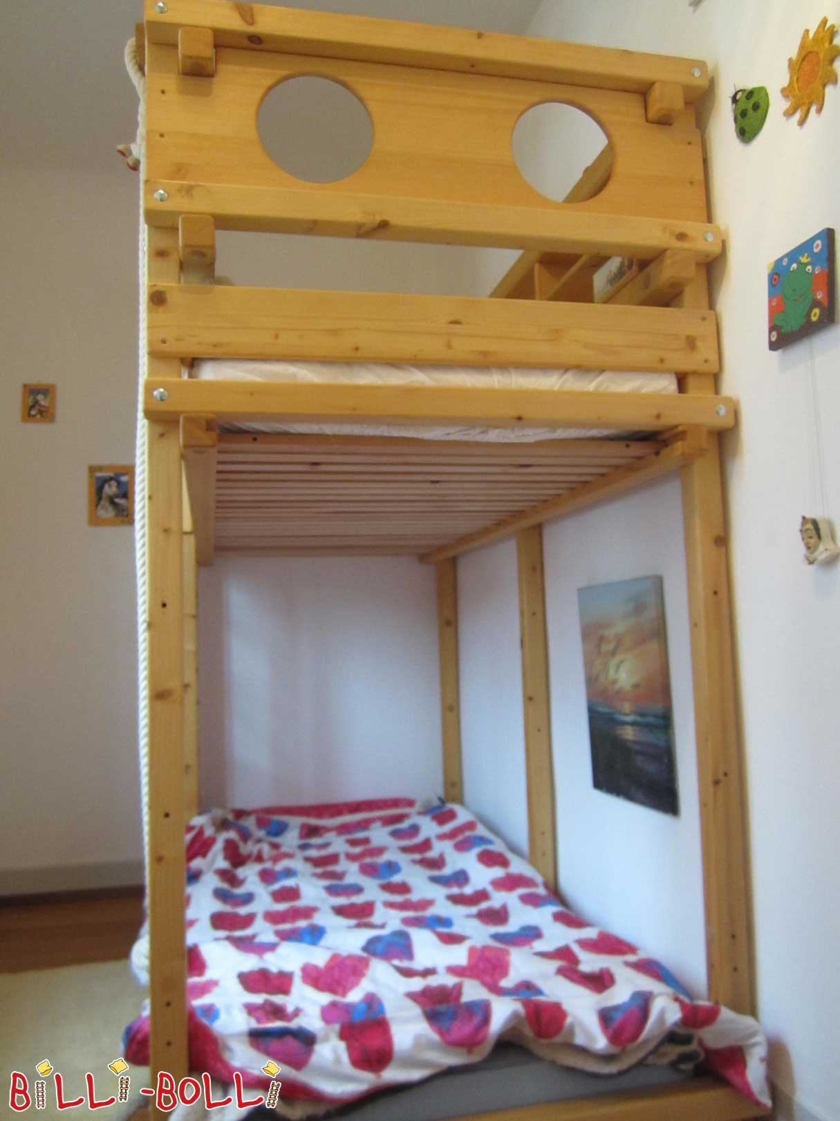 Loftbett mat Bunnk Boards, déi mat Iech wuessen fir ze verkafen (Kategorie: Loft Bett néideg)