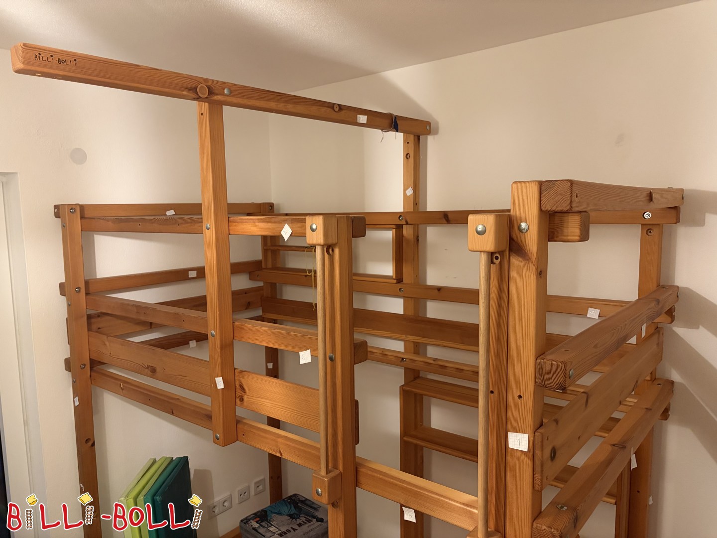 Riiulitega kõrgvoodi, mis kasvab koos lapsega Müncheni lähedal (Kategooria: Lapsega koos kasvav kõrgvoodi kasutatud)