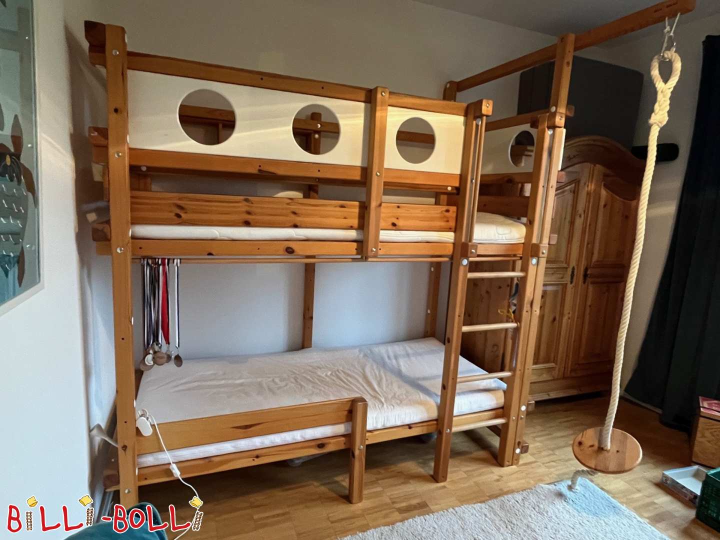 Loft lova, kuri auga kartu su jumis, su daugybe priedų ir gerais čiužiniais Anzinge (Kategorija: Palėpės lova, kuri auga kartu su vaiku)