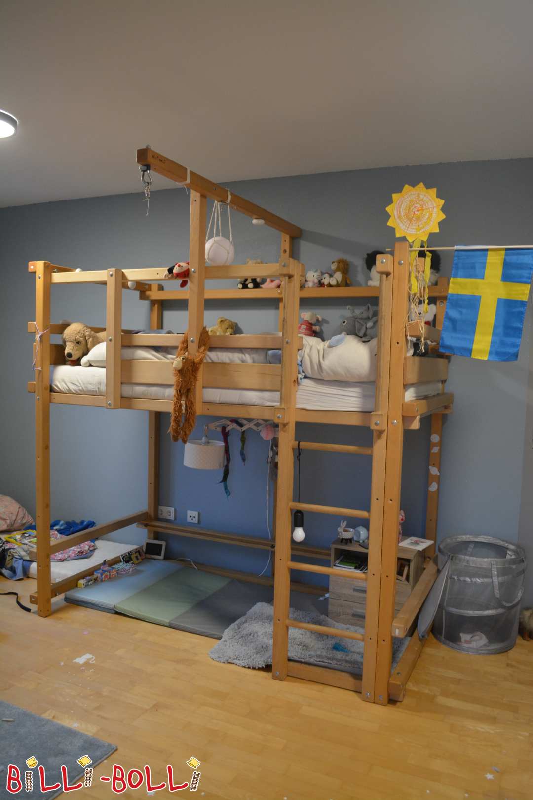 Rostoucí podkrovní postel se spoustou doplňků (Kategorie: Podkrovní postel roste s dítětem použité)