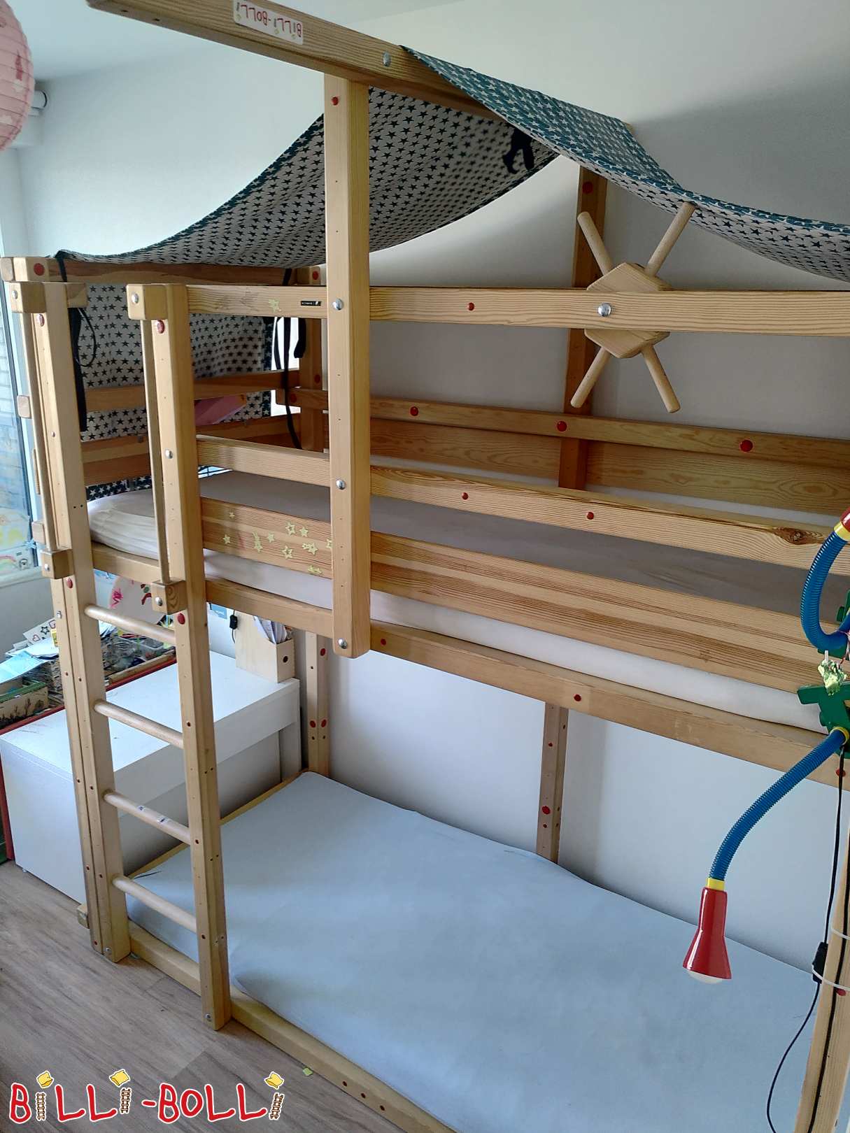 Auganti palėpės lova su papildomu miego lygiu ir baldakimu (Kategorija: Naudojami priedai / prailginimo dalys)