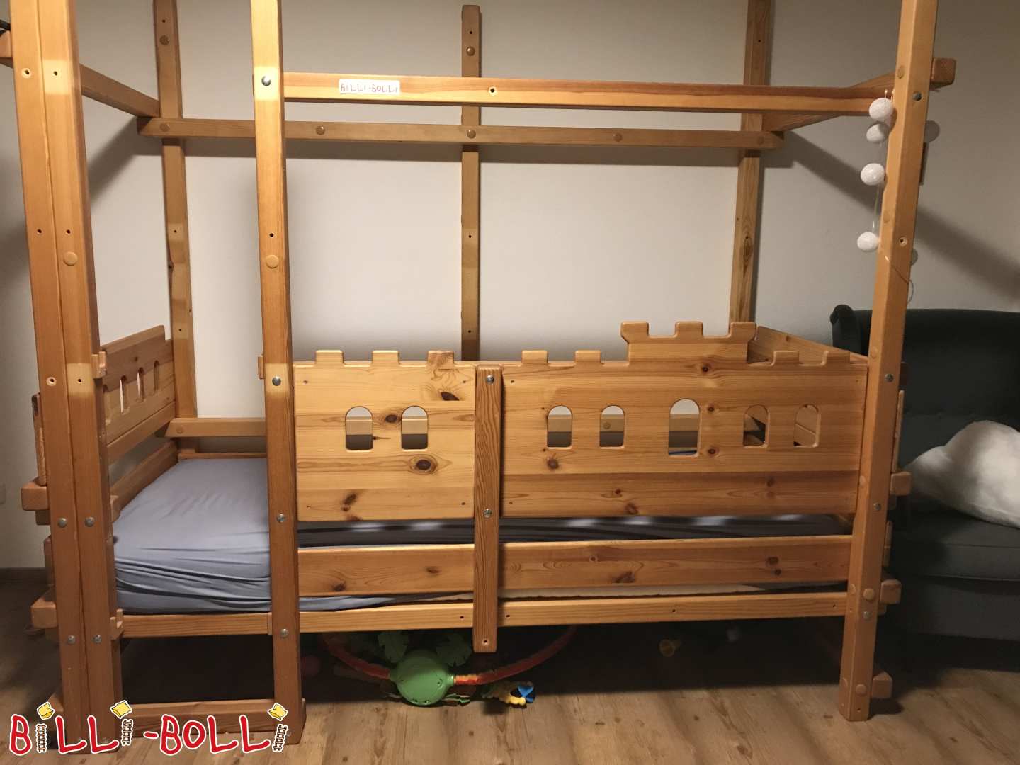 Growing loft bed Ritterburg in pine, oiled-waxed (Category: Loft Bed Adjustable by Age pre-owned)