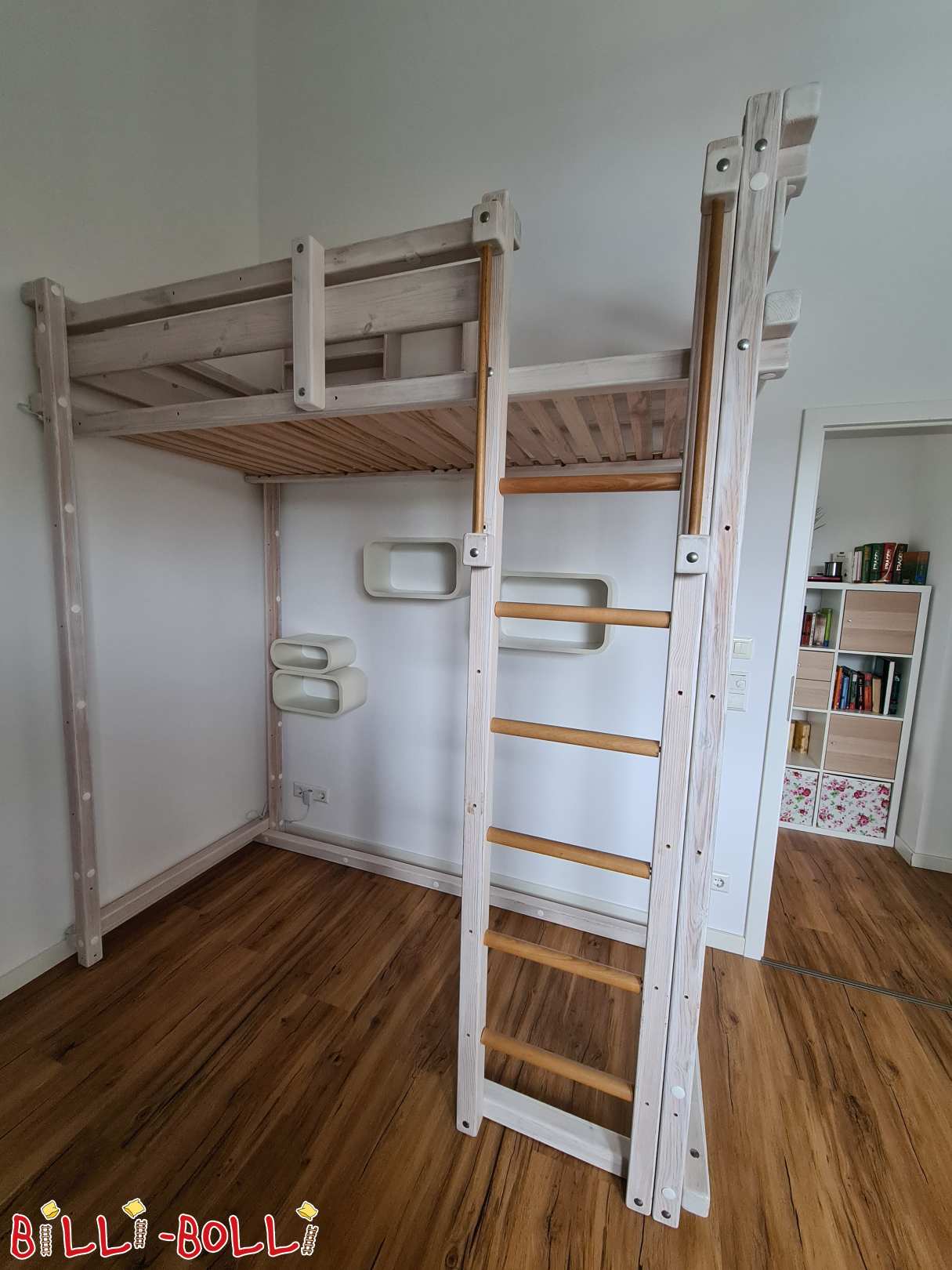 Voksende loftseng/elevseng Ridderborg med gyngeplade (Kategori: Studerende hems seng brugt)