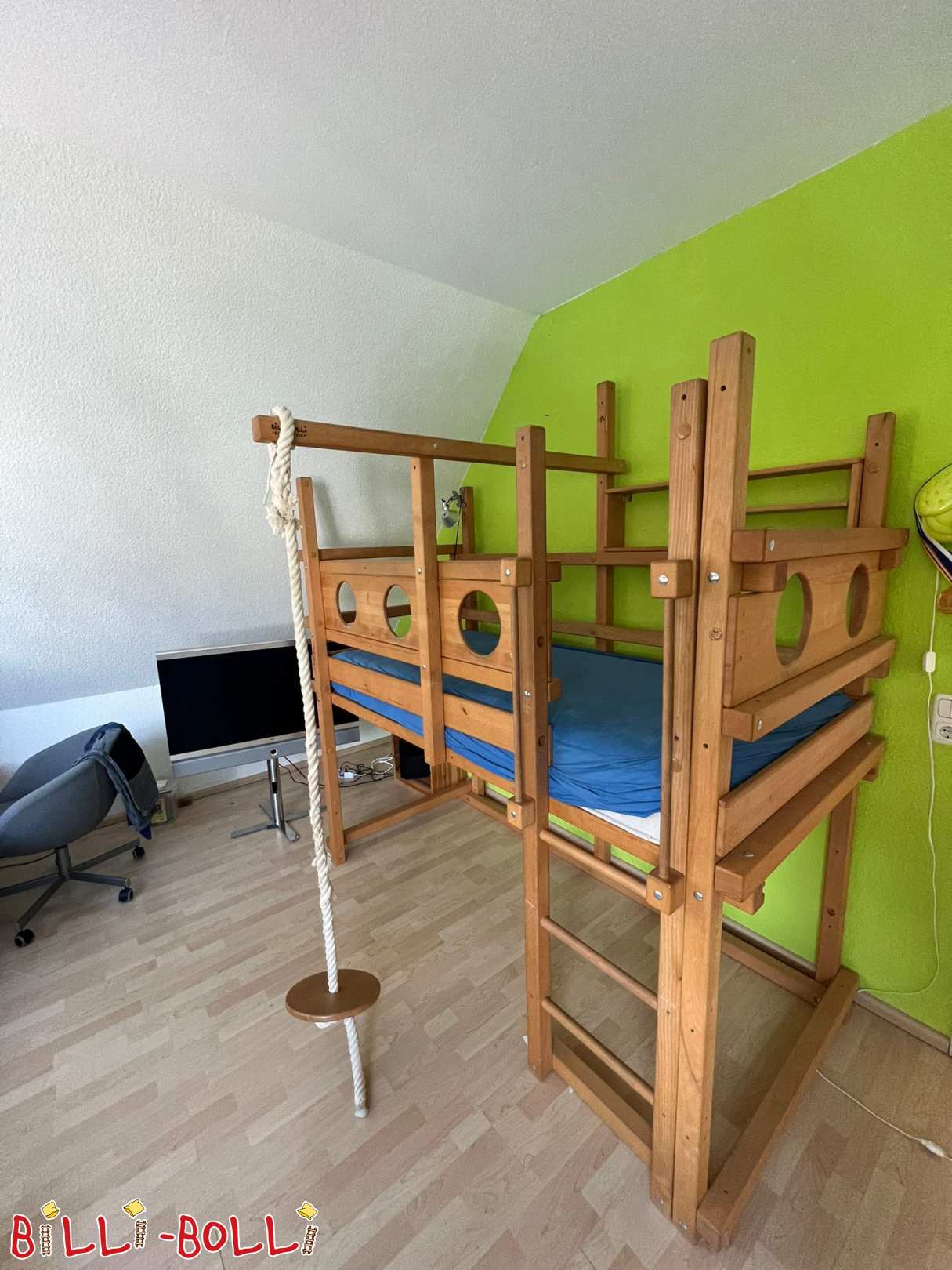 Letto a soppalco in faggio con oblò (Categoria: Letto a soppalco trasformabile di seconda mano)