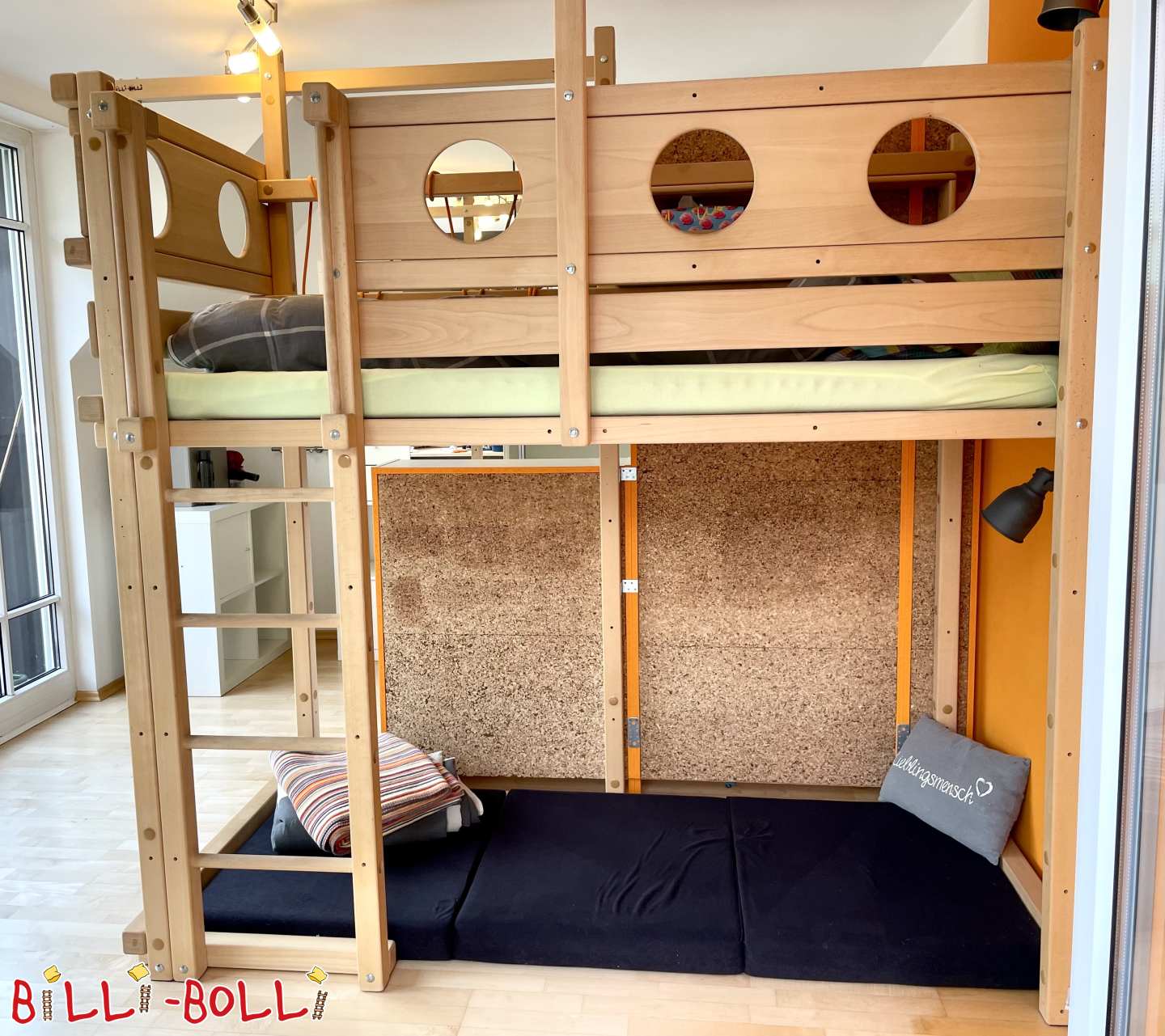 Loft bed com viga oscilante em Munique (Categoria: Cama alta crescendo com a criança usada)