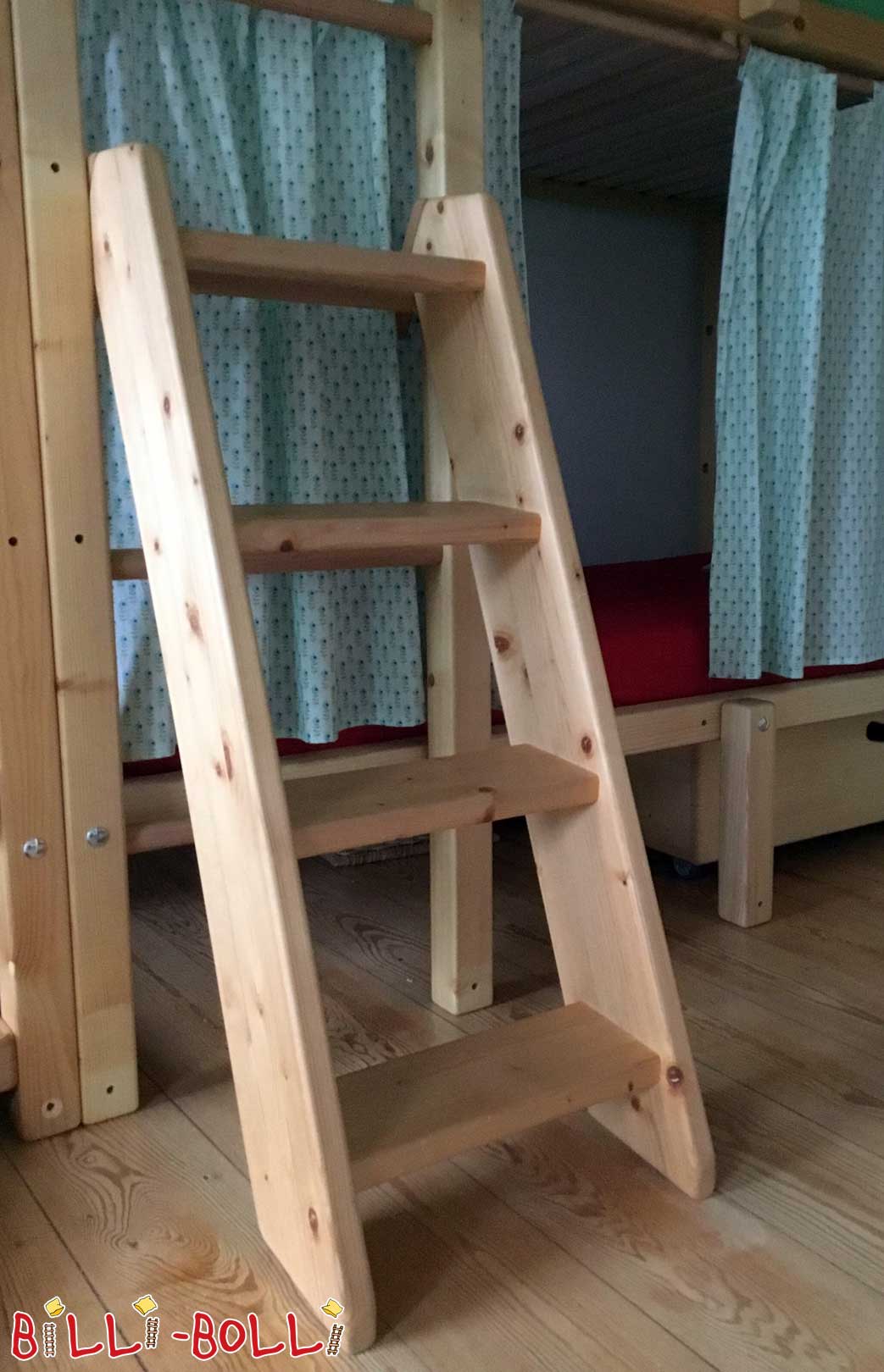 Šikmý žebřík, naolejovaný smrk pro instalační výšku 4 (Kategorie: Použitý dětský nábytek)