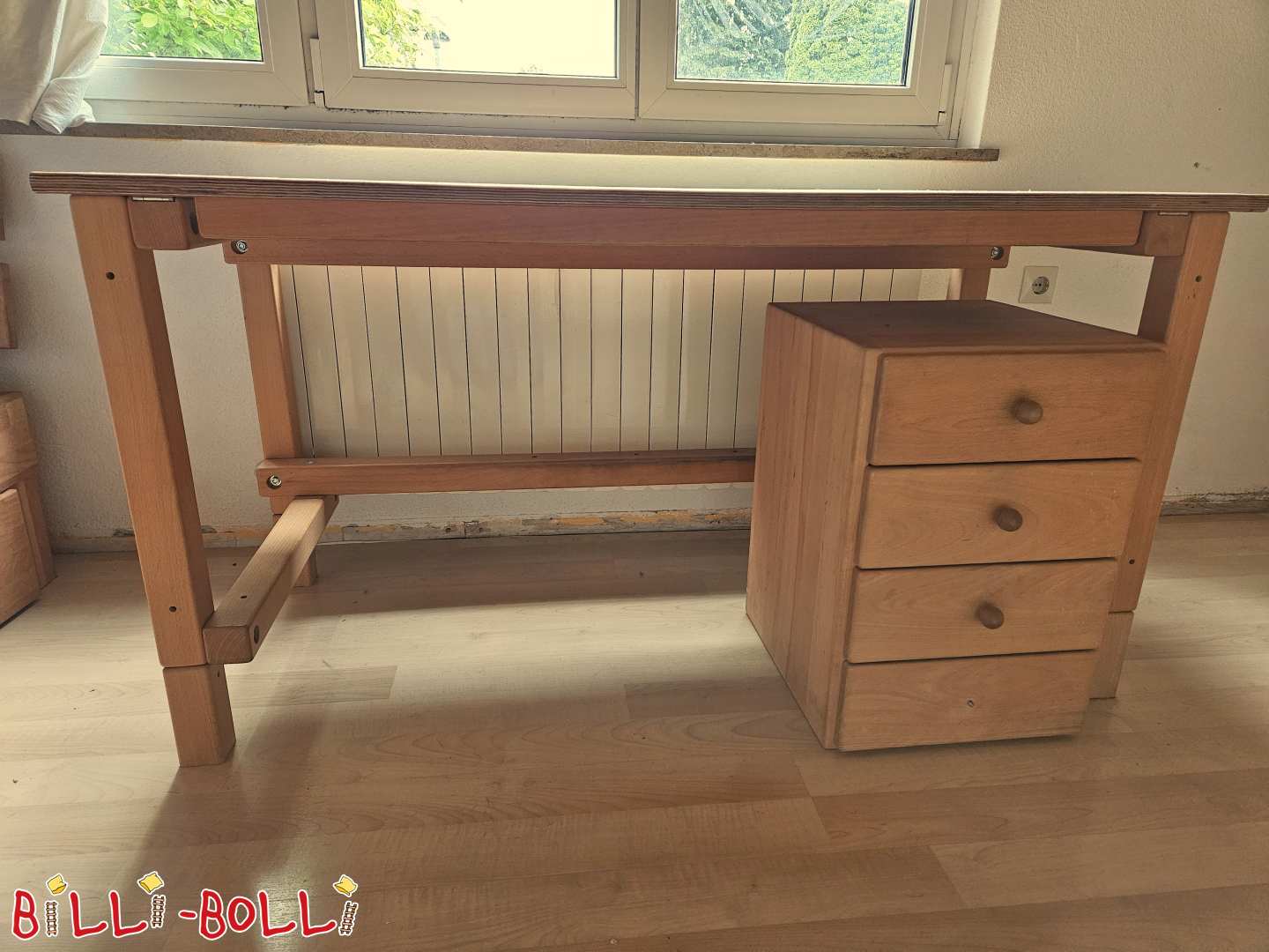 Rašomasis stalas 65x143 su ritininiu konteineriu, alyvuotas bukas (Kategorija: Naudoti baldai)
