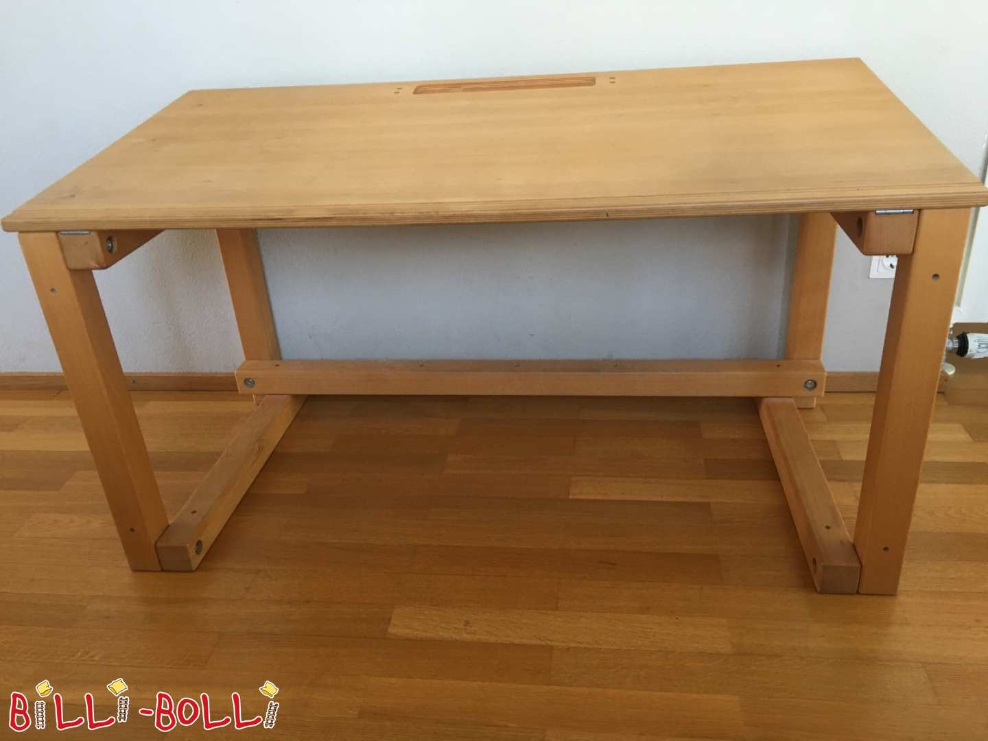 Письмовий стіл з промасленого вощеного бука в Мюнхені (Категорія: Дитячі меблі б / у)