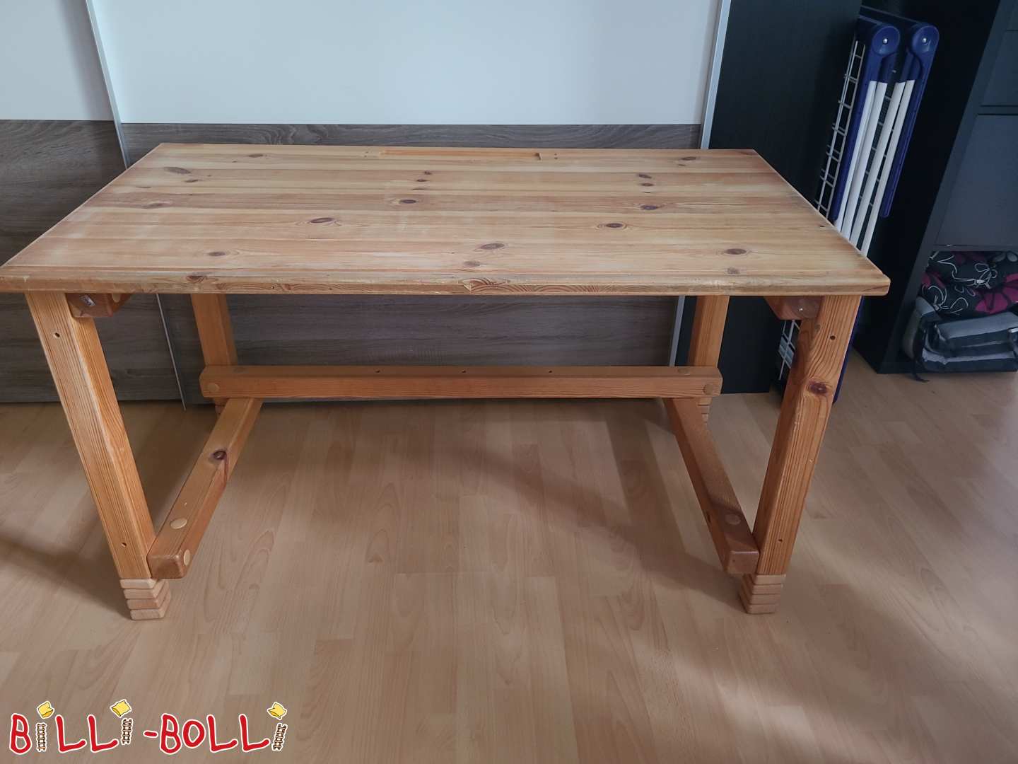 โต๊ะไม้สนทาน้ำมัน 65 x 123 ปรับสูงต่ำได้ (หมวดหมู่ : เฟอร์นิเจอร์เด็กมือสอง)