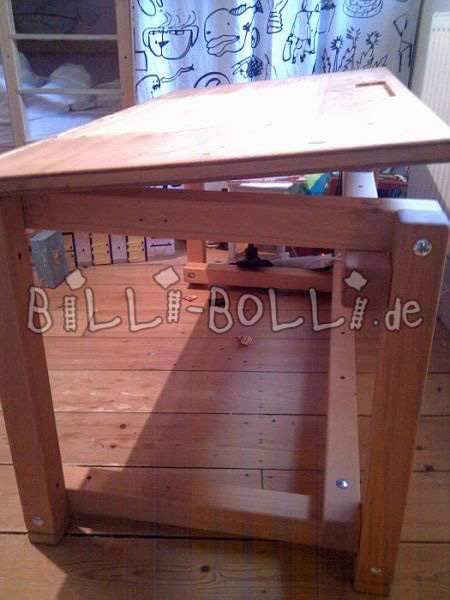 Íróasztal (Kategória: Használt gyermekbútorok)