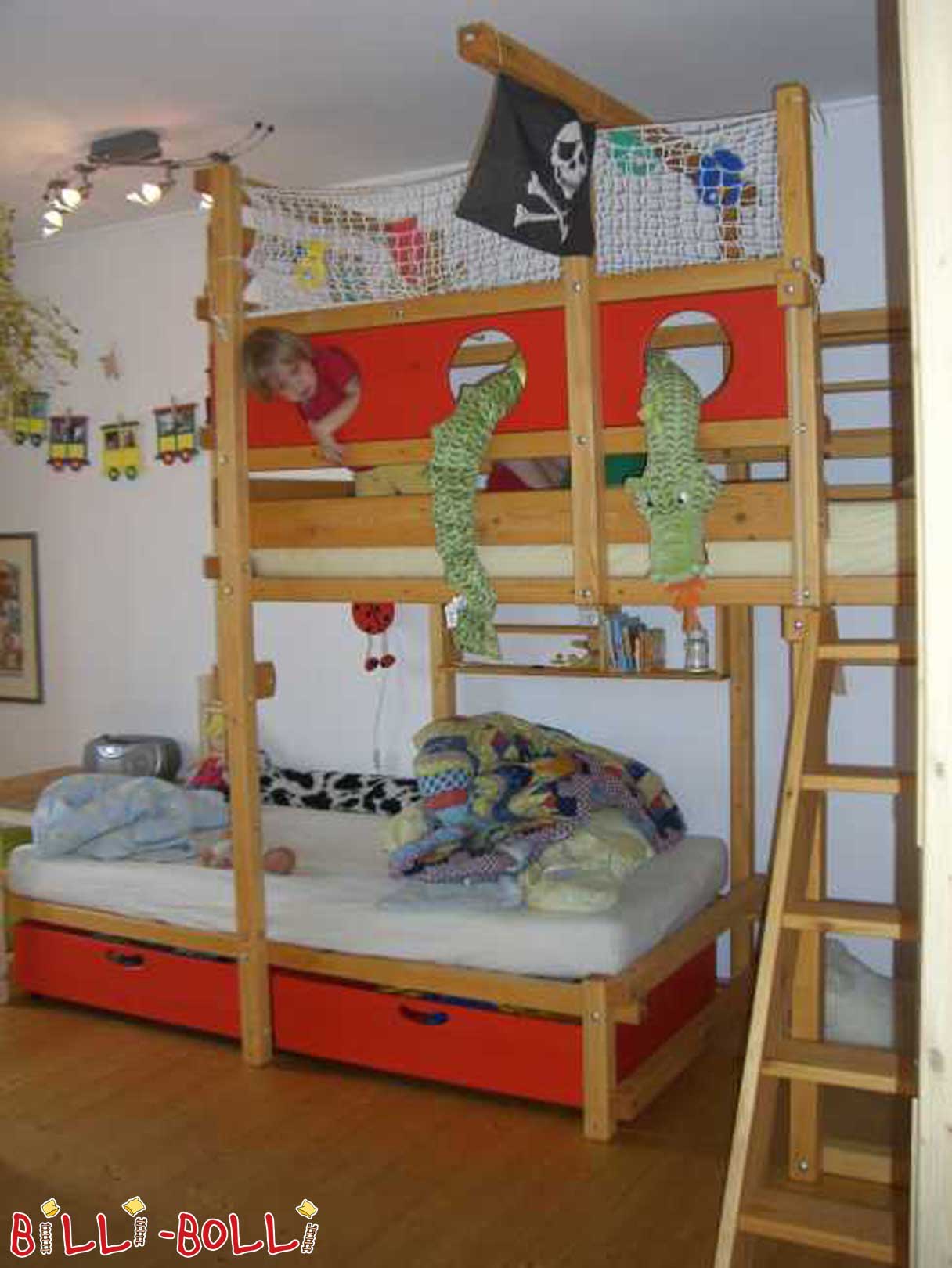 Bunk bed laterally offset, pirate bed (Category: second hand loft bed)
