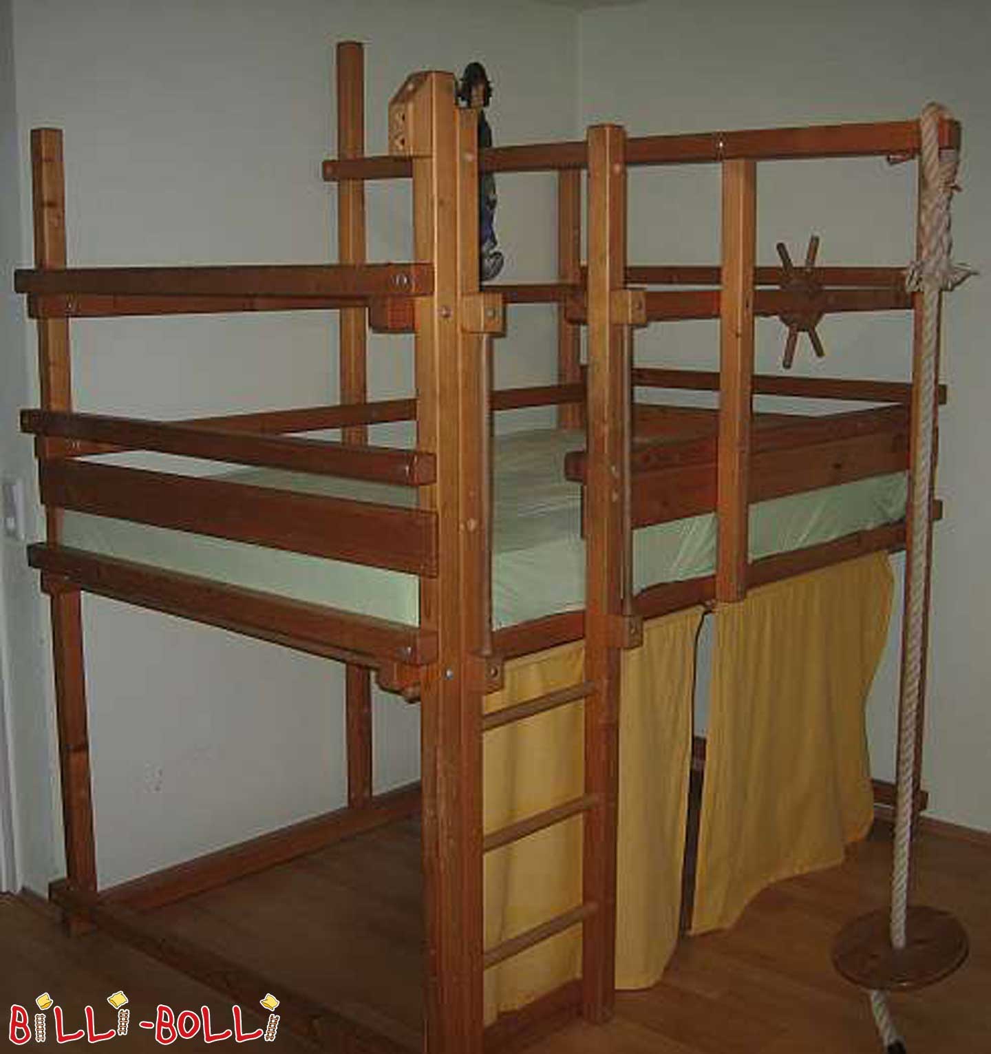 Pirate bed (Category: second hand loft bed)