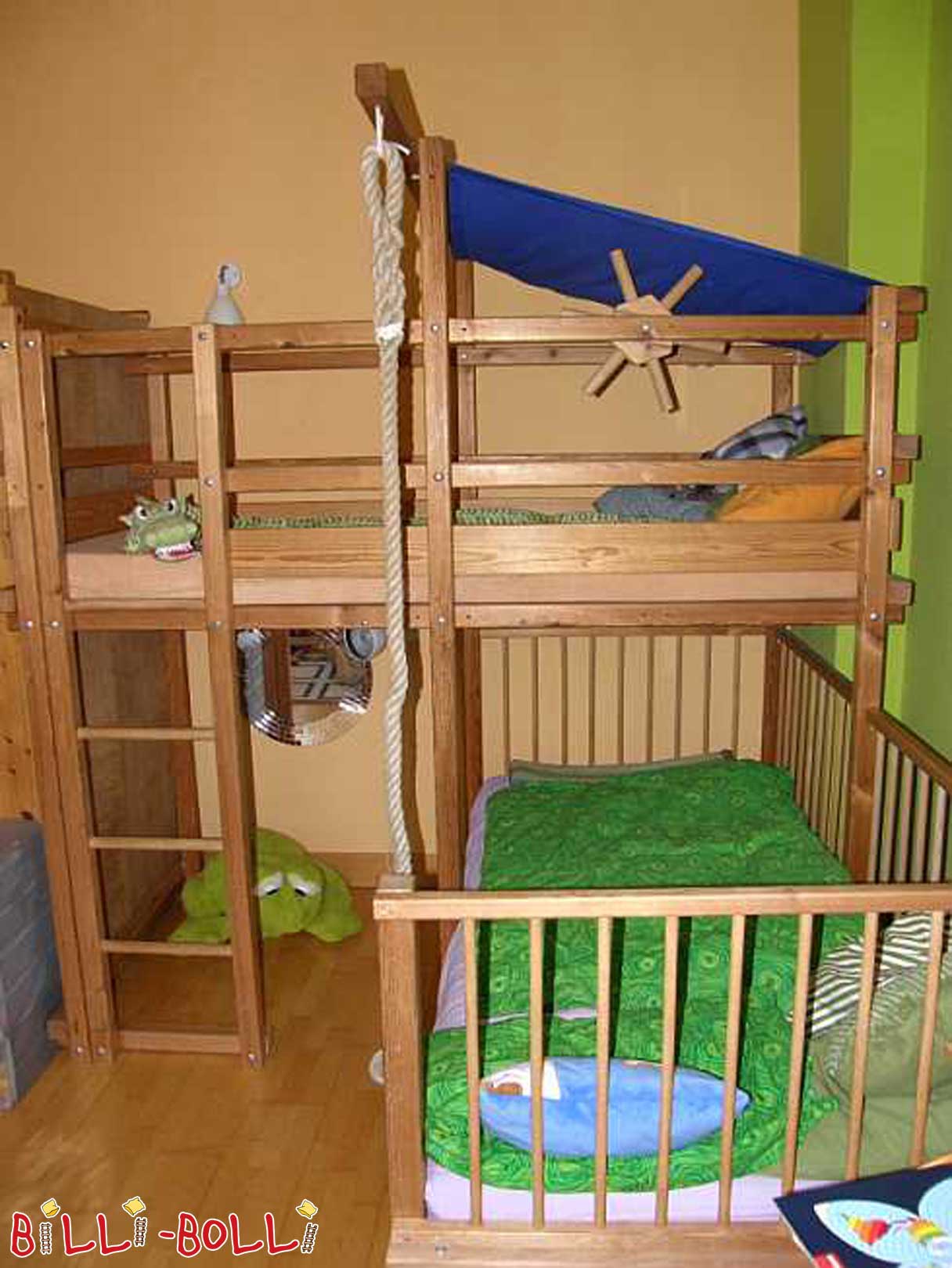 GULLIBO ADVENTURE BED ofsetita al la dekstra angulo, modeloj 113/1 (Kategorio: Bezonata litujo)