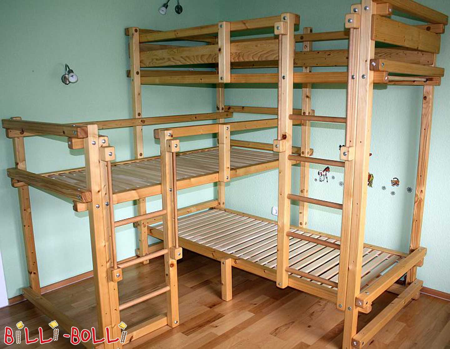 Tres camas sobre esquina (litera) (Categoría: litera segunda mano)