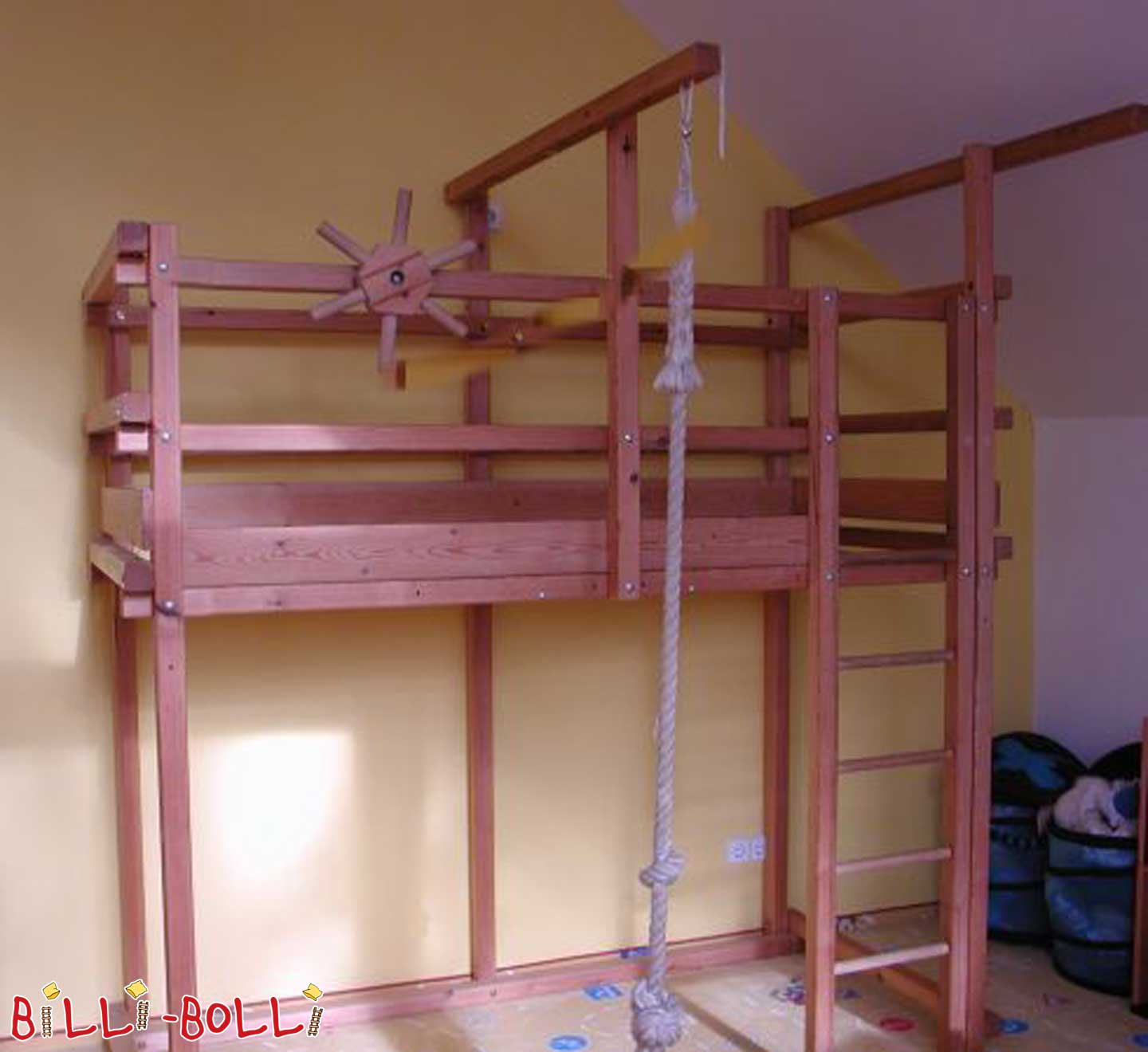 Gullibo bed (Category: second hand kids’ furniture)