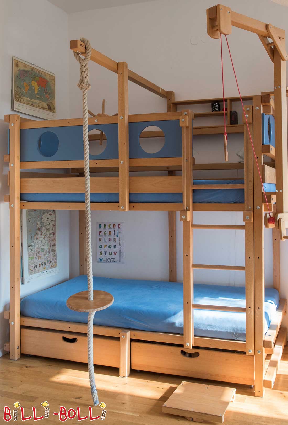 नाविक का चारपाई बिस्तर (कोटि: मचान बिस्तर का इस्तेमाल किया)