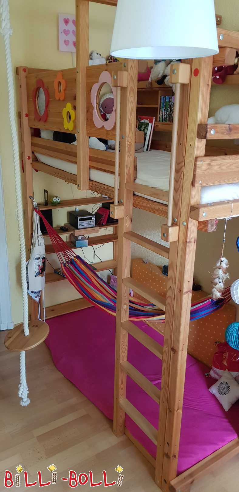Patul loft pentru elevi 90x200 cm cu scânduri de flori; pin din Berlin (Categorie: Pat pentru elevi folosit)