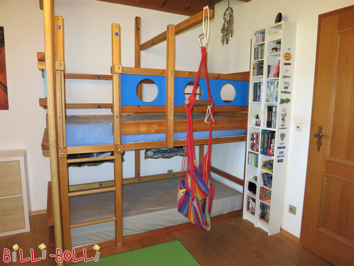 Two-person bunk bed with firefighter pole and hanging seat (Category: Bunk Bed pre-owned)